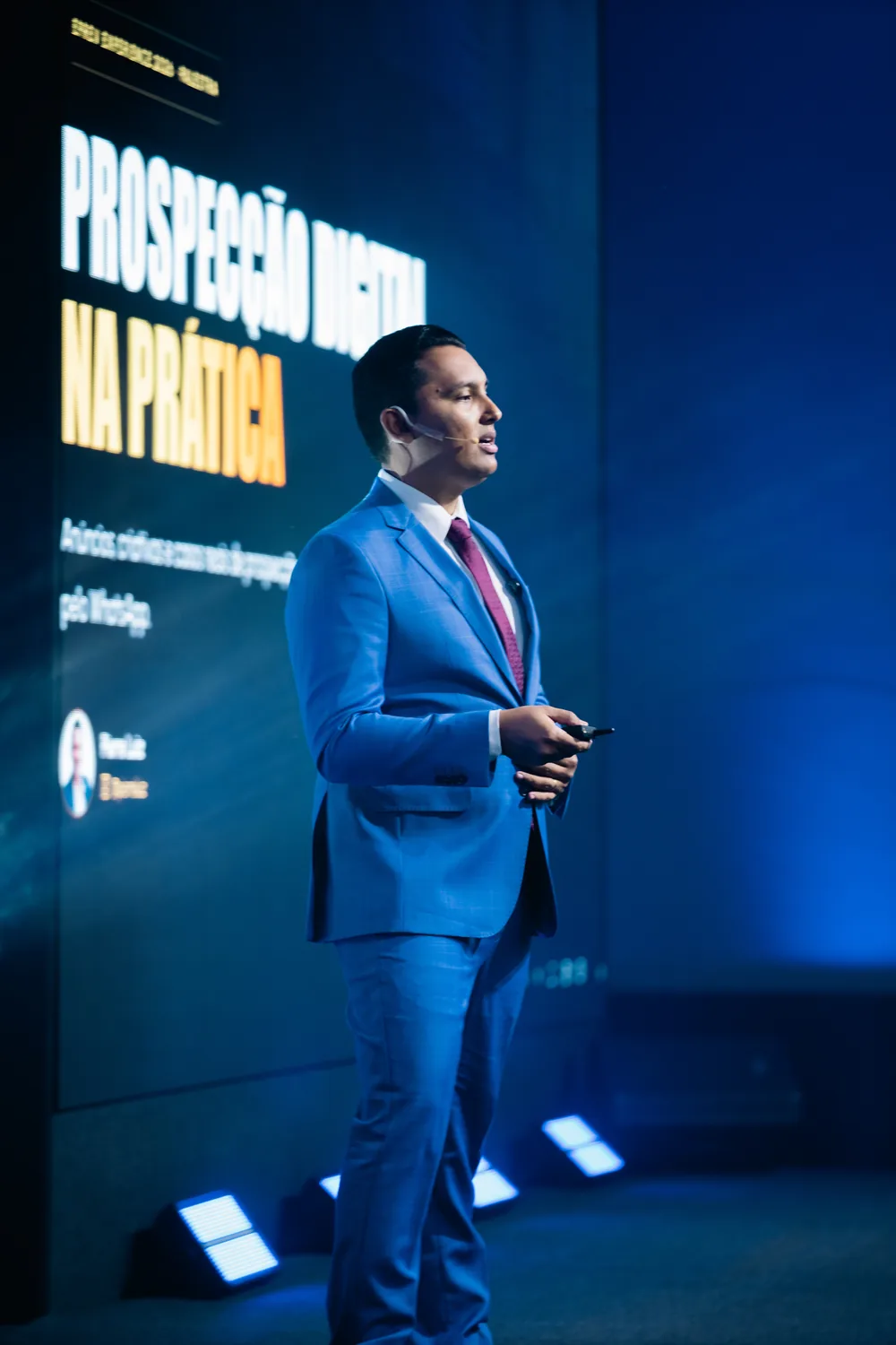 Pierre Sousa palestrando no palco